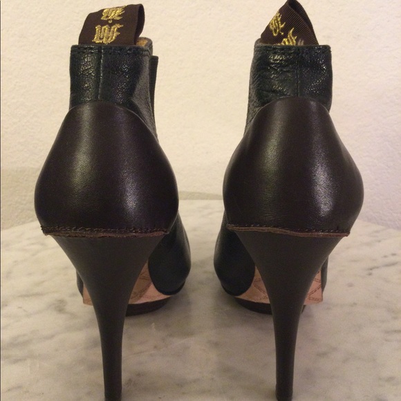 L.A.M.B Black Leather Ankle Platform Booties. Round Toe Wm Sz 7 M - Picture 14 of 15